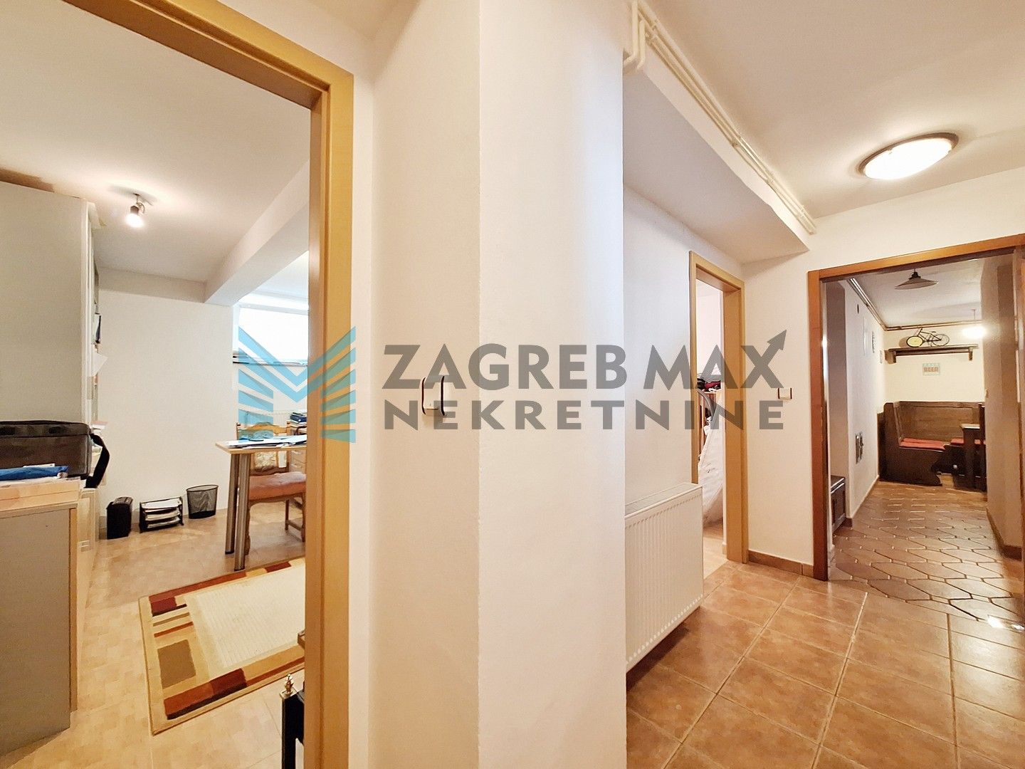 Zagreb - TREŠNJEVKA - Garićgradska - 2-etažni sa dvorištem+2 PM - BEZ PROVIZIJE