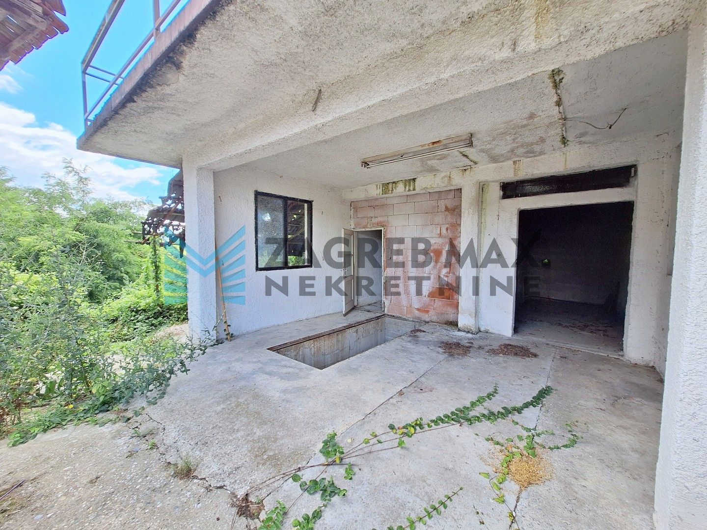 Zagreb - MARIJA BISTRICA - Poljanica Bistrička - kuća s dva gospodarska objekta