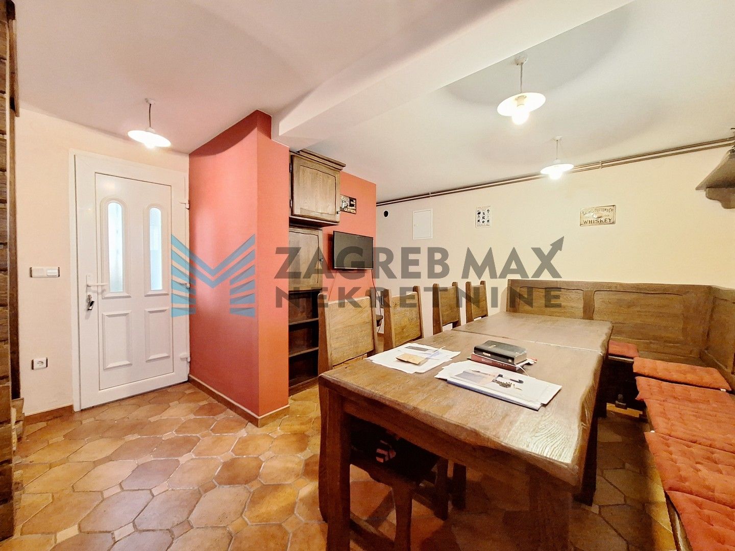 Zagreb - TREŠNJEVKA - Garićgradska - 2-etažni sa dvorištem+2 PM - BEZ PROVIZIJE