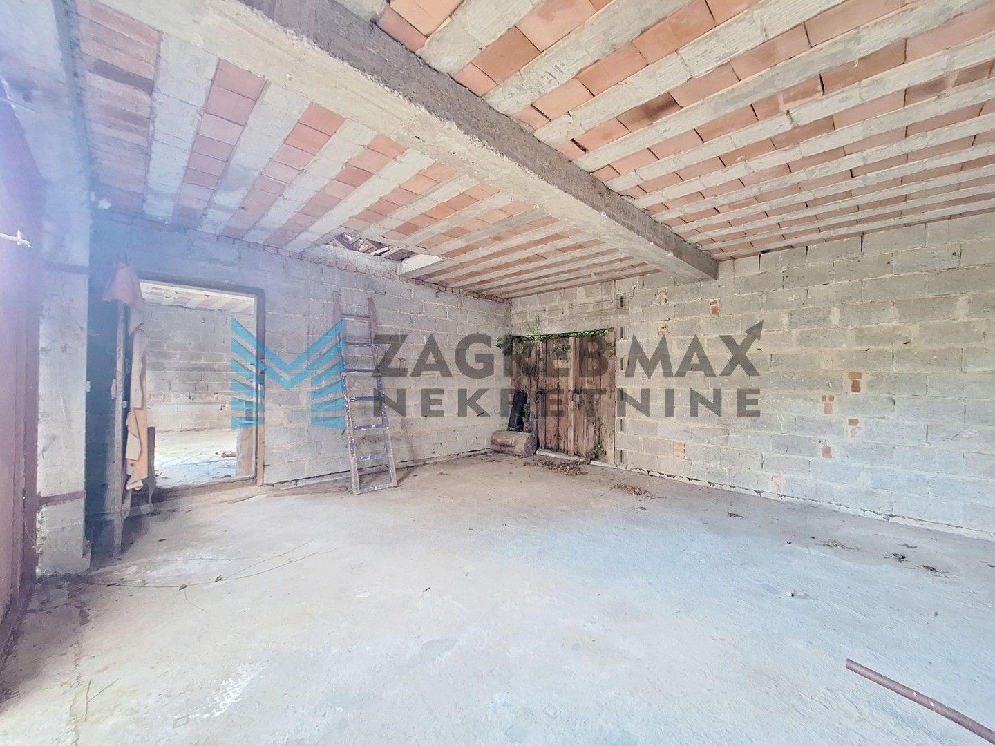 Zagreb - MARIJA BISTRICA - Poljanica Bistrička - kuća s dva gospodarska objekta