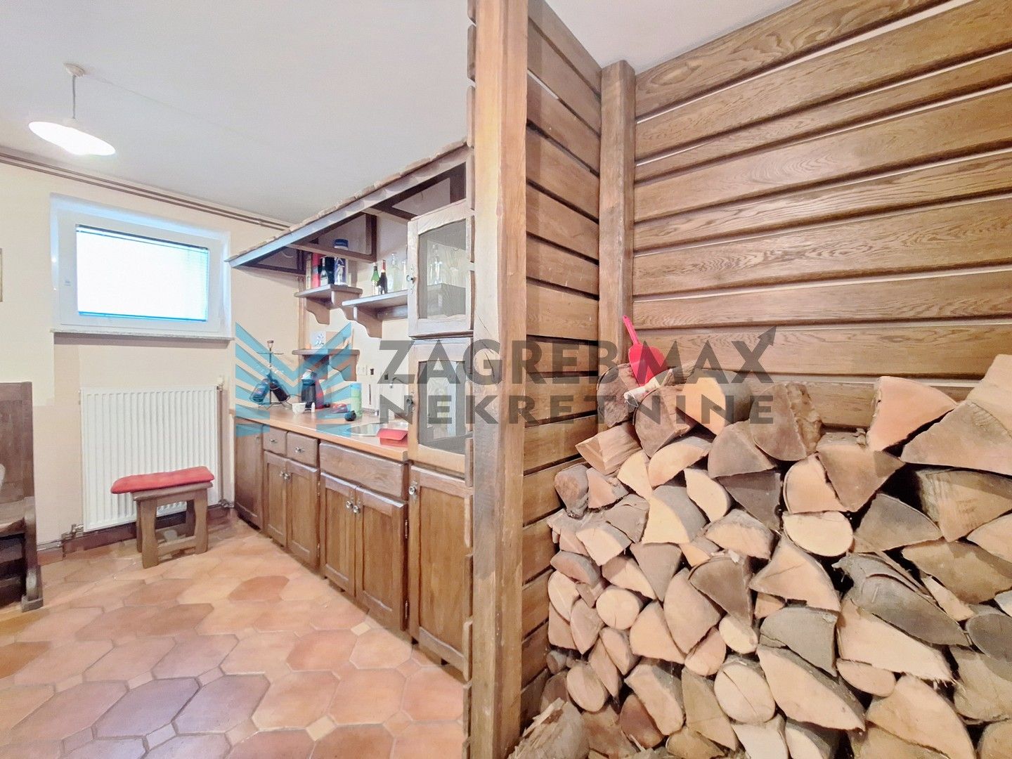 Zagreb - TREŠNJEVKA - Garićgradska - 2-etažni sa dvorištem+2 PM - BEZ PROVIZIJE