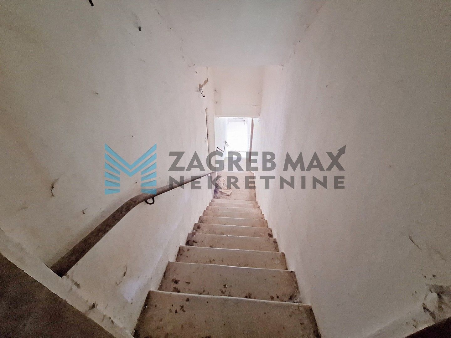 Zagreb - VELIKO TRGOVIŠĆE - poslovni objekt široke namjene