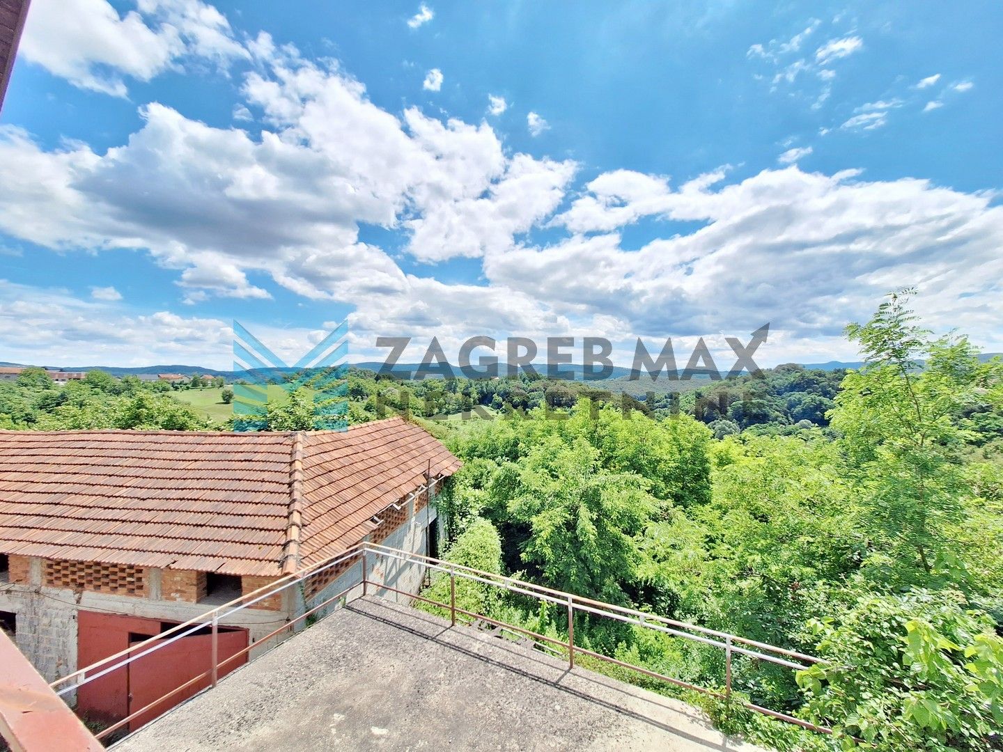 Zagreb - MARIJA BISTRICA - Poljanica Bistrička - kuća s dva gospodarska objekta