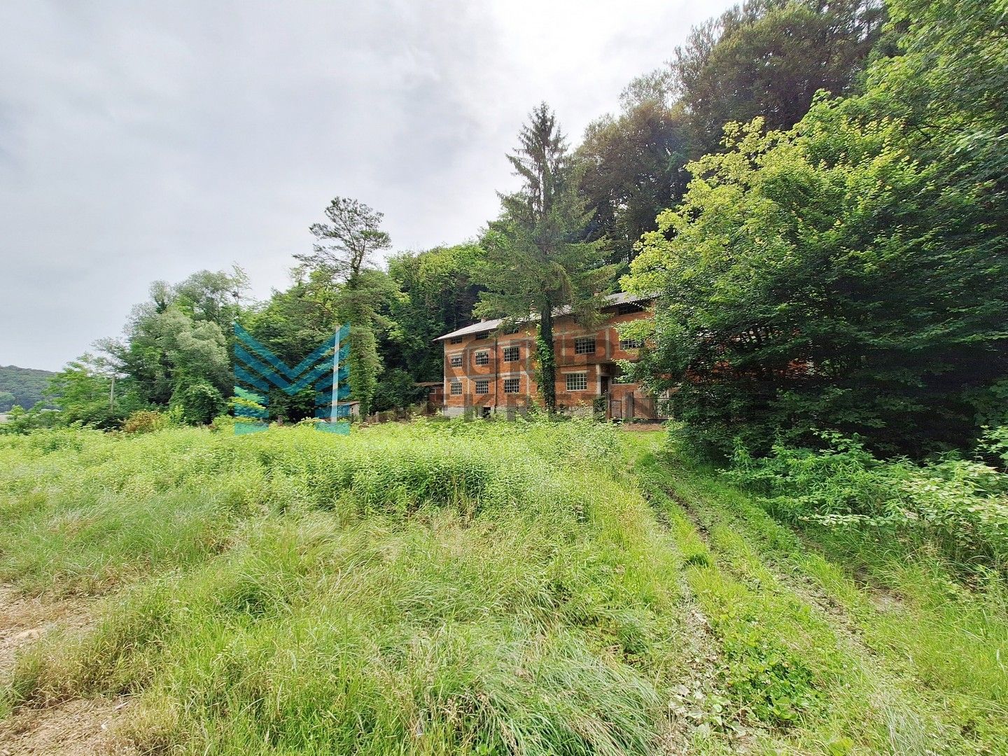 Zagreb - VELIKO TRGOVIŠĆE - poslovni objekt široke namjene