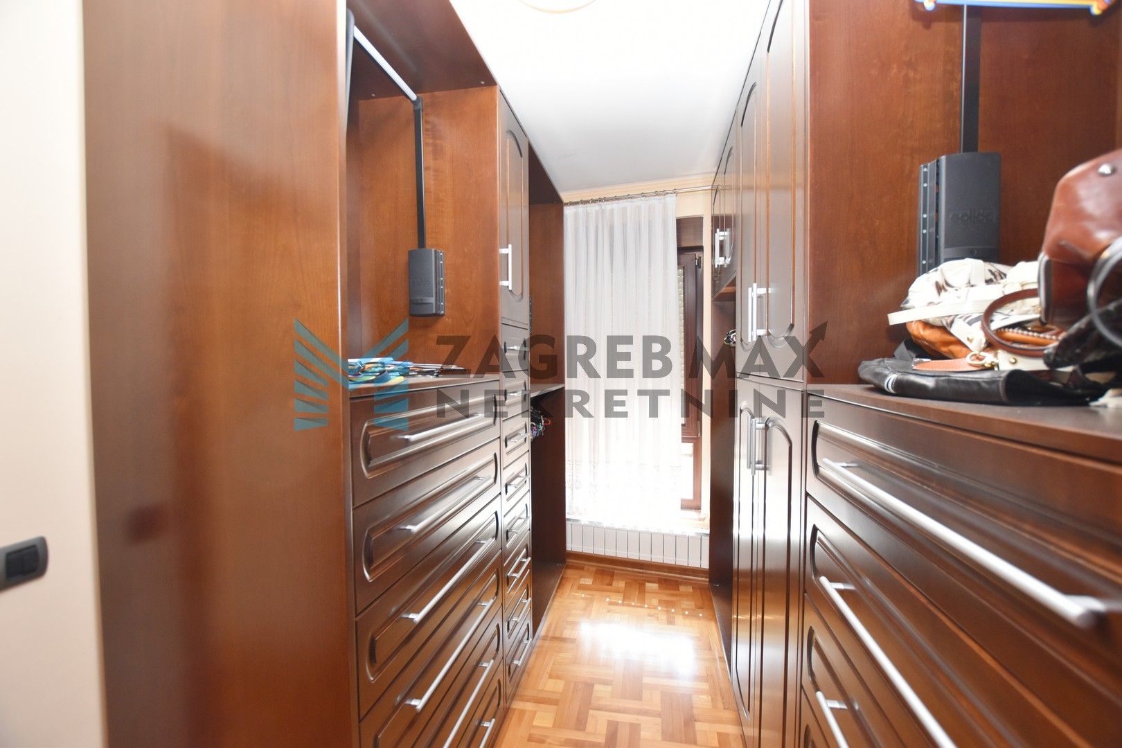 Zagreb - DUBRAVICA - eksluzivna kuća na obroncima Medvednice