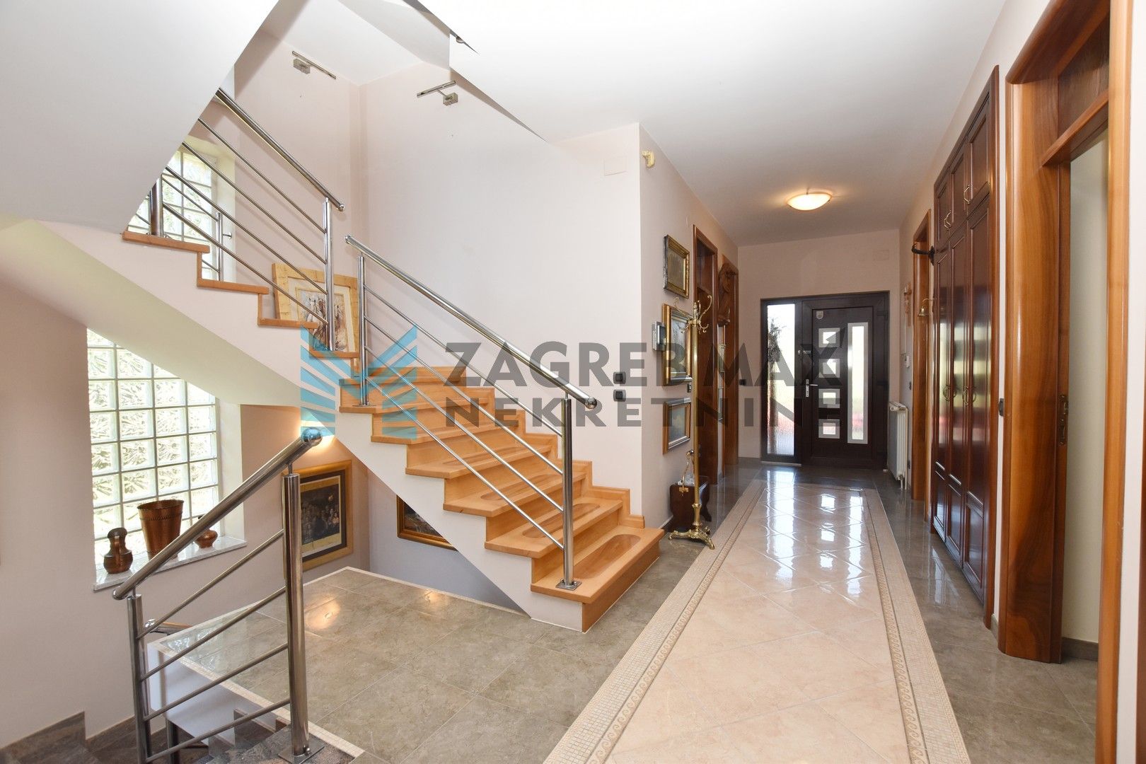 Zagreb - DUBRAVICA - eksluzivna kuća na obroncima Medvednice