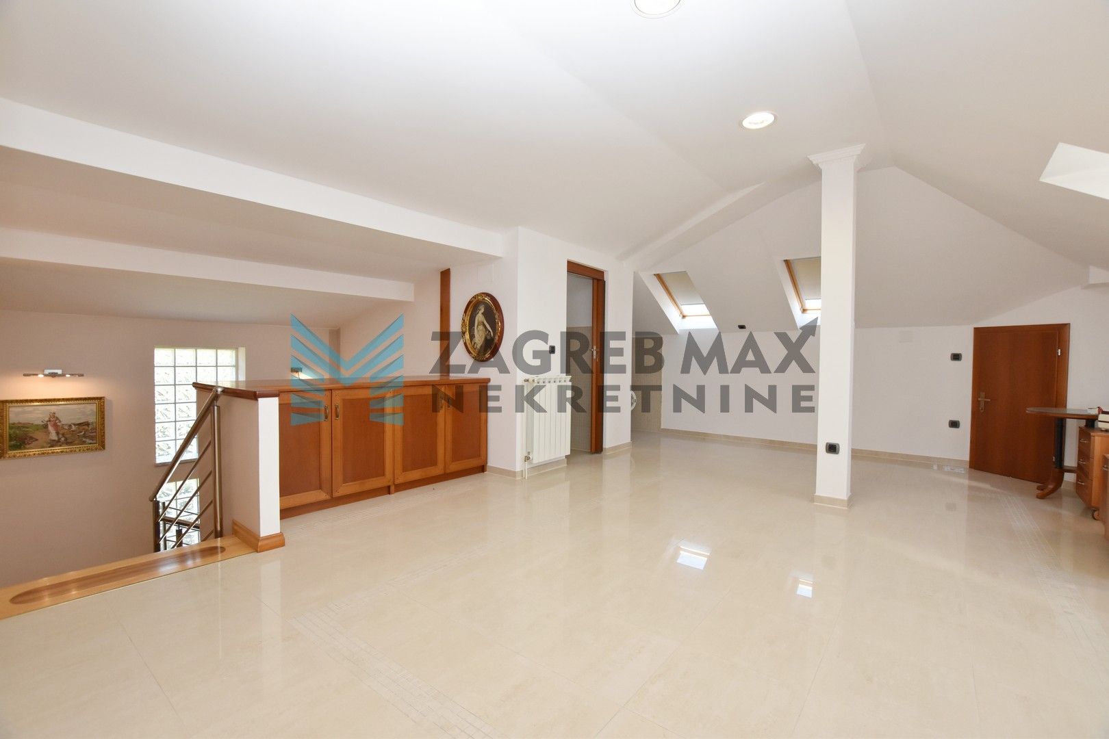 Zagreb - DUBRAVICA - eksluzivna kuća na obroncima Medvednice