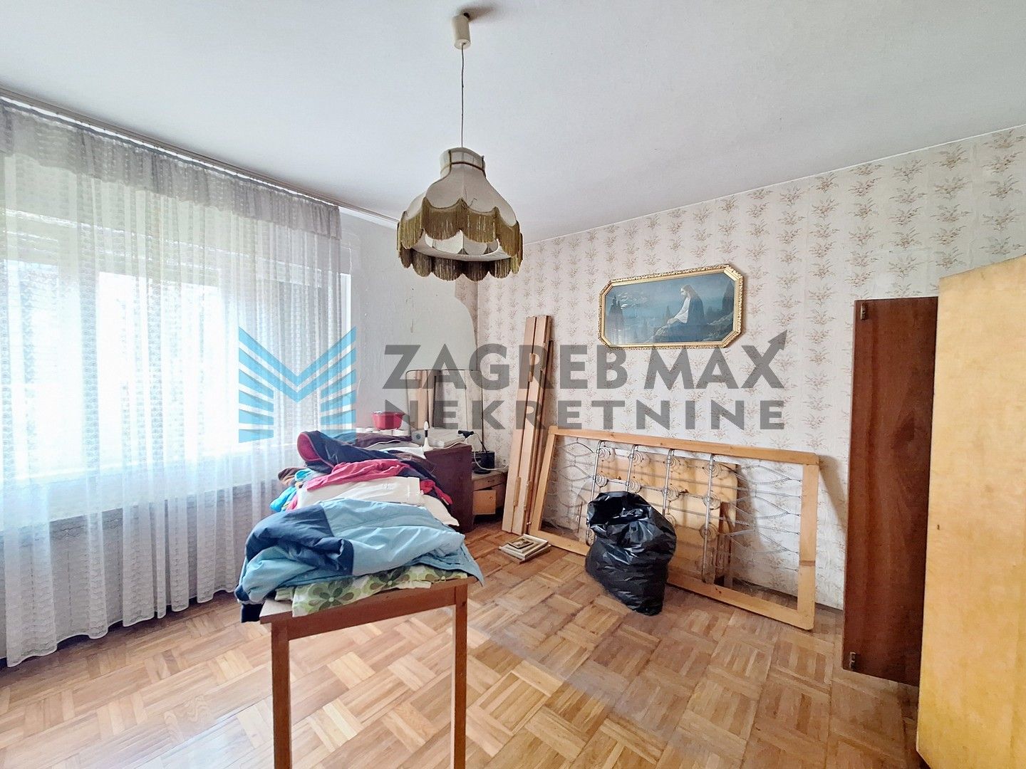 Zagreb - SESVETSKA SELA - Trsatska - kuća 200m2 sa 583 m2 okućnice