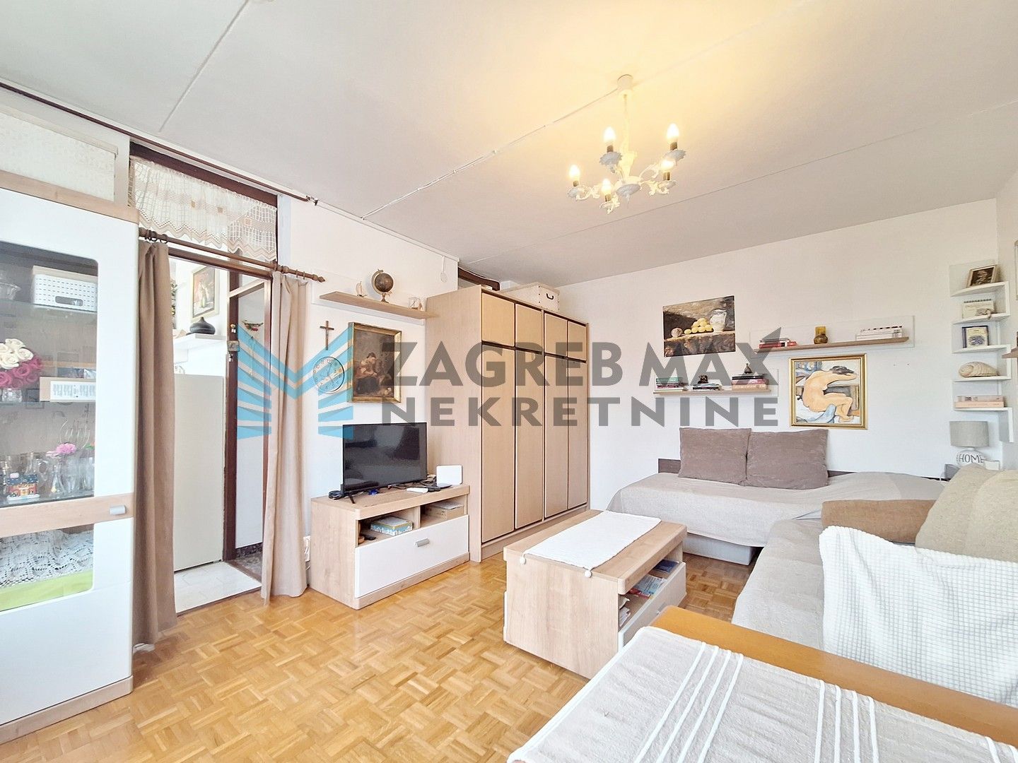 Zagreb - UTRINE - Kombolova - 1-sobni, svijetao, odmah useljiv