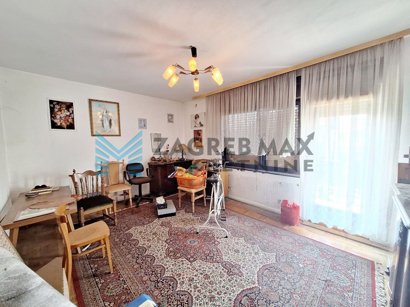 Zagreb - SESVETSKA SELA - Trsatska - kuća 200m2 sa 583 m2 okućnice