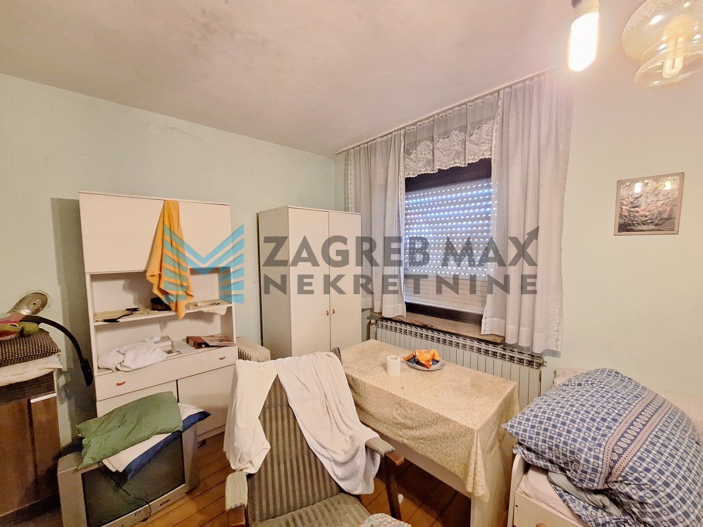 Zagreb - SESVETSKA SELA - Trsatska - kuća 200m2 sa 583 m2 okućnice