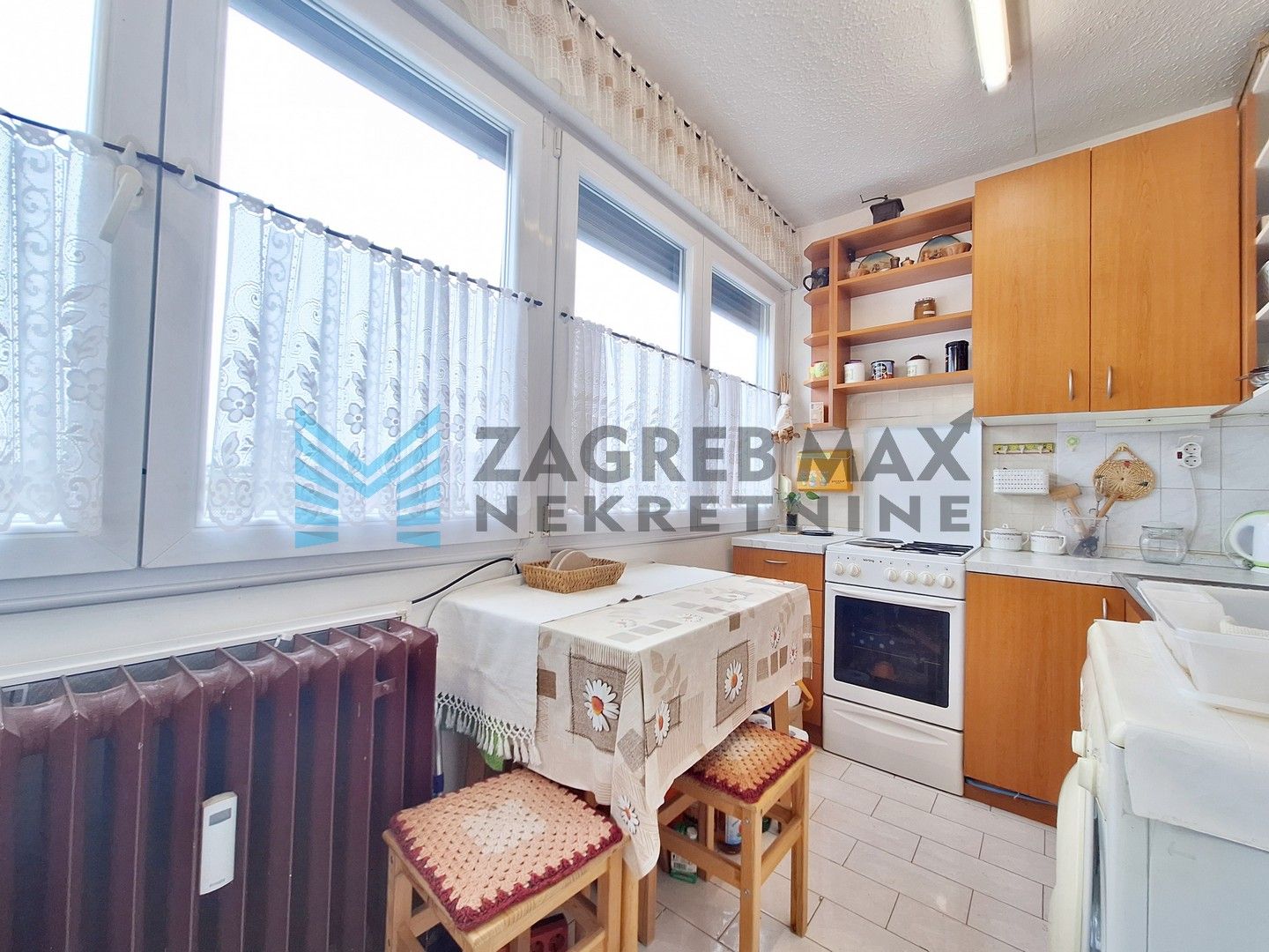 Zagreb - UTRINE - Kombolova - 1-sobni, svijetao, odmah useljiv