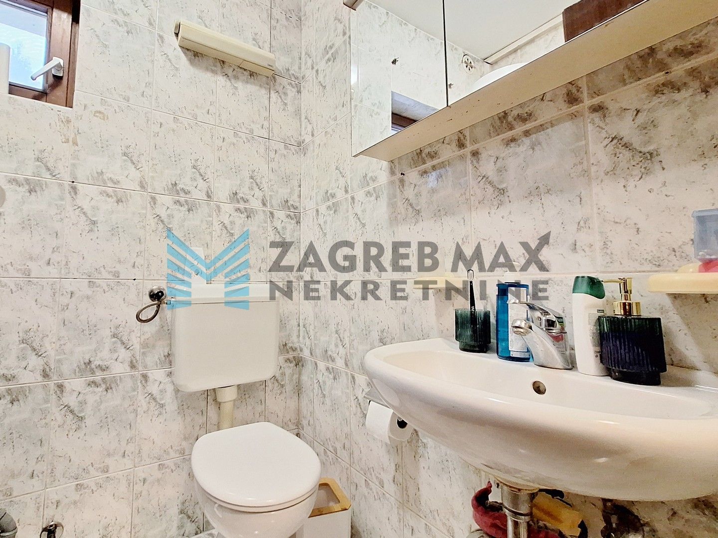 Zagreb - MIKULIĆI - B.Glavića - 2-sobni - odmah useljiv, osiguran parking