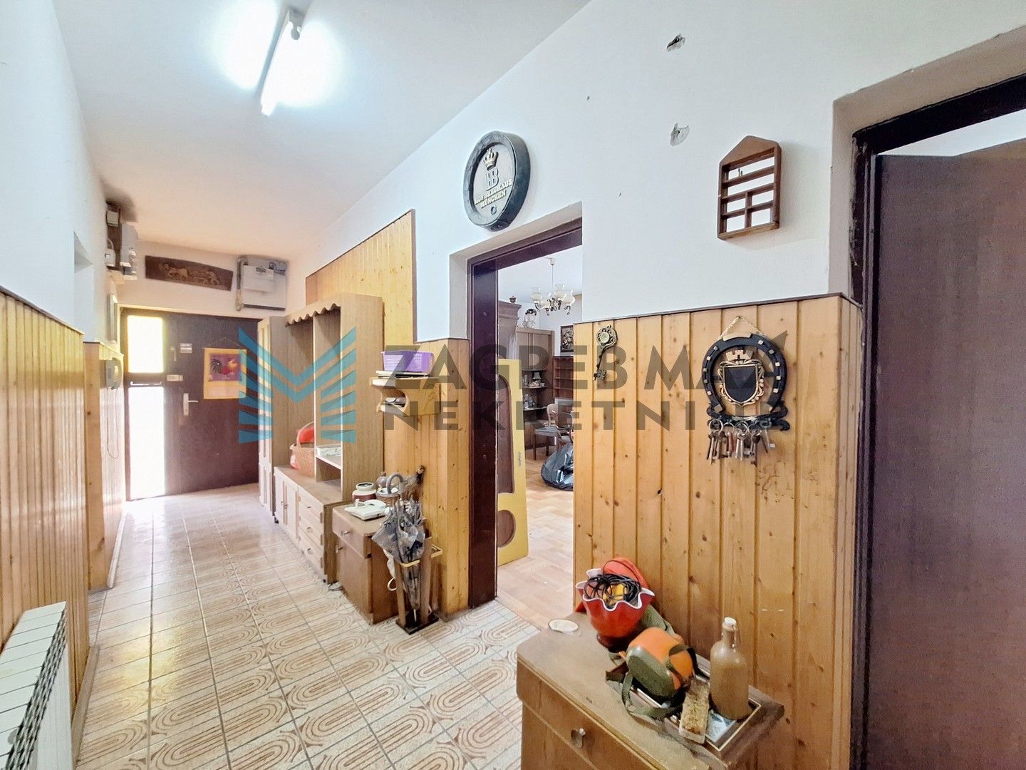 Zagreb - SESVETSKA SELA - Trsatska - kuća 200m2 sa 583 m2 okućnice