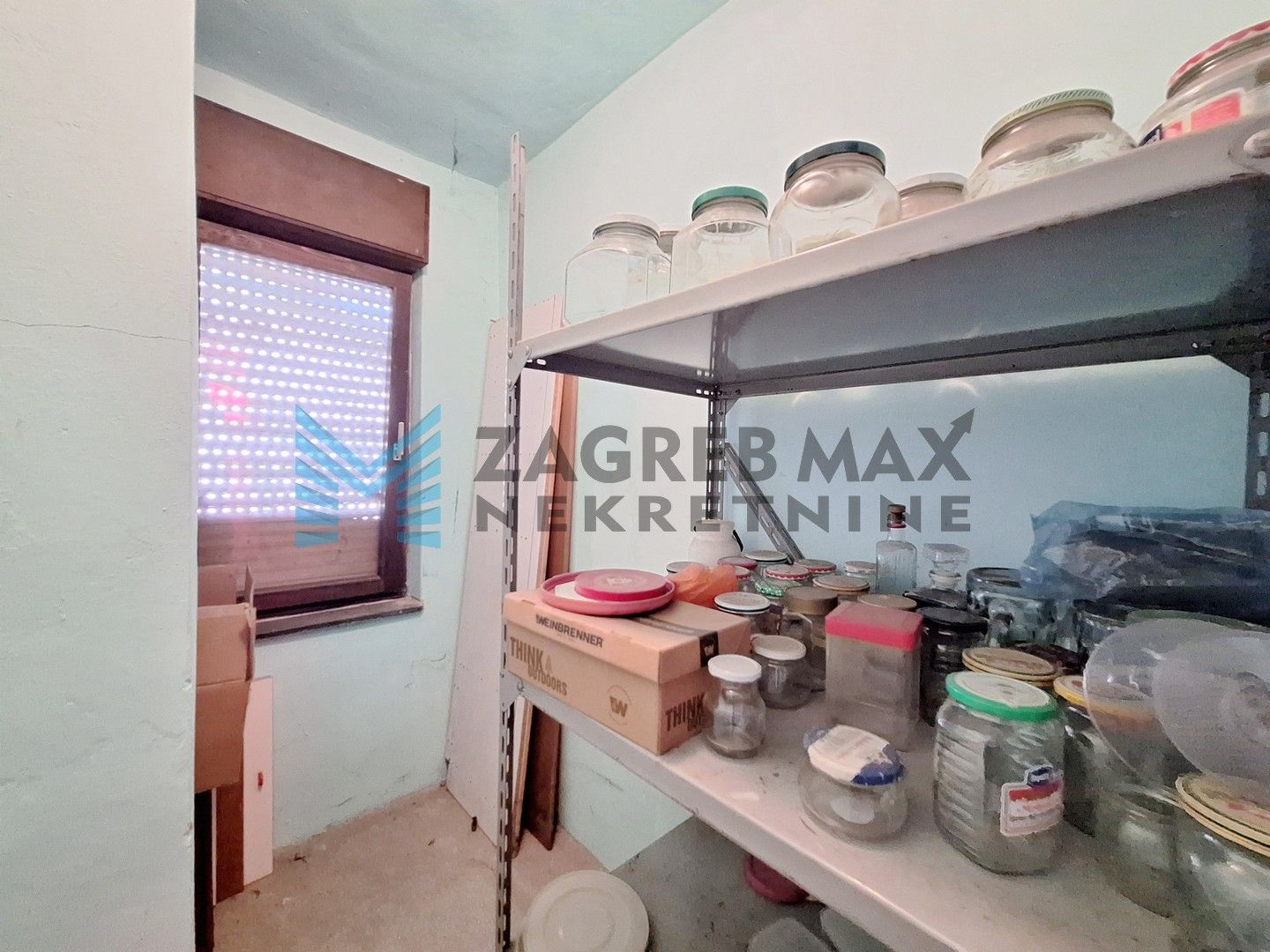 Zagreb - SESVETSKA SELA - Trsatska - kuća 200m2 sa 583 m2 okućnice