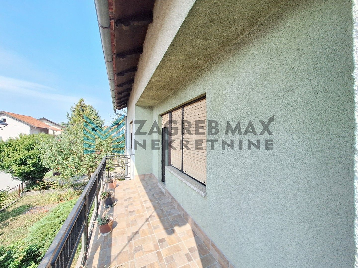 Zagreb - SESVETSKA SELA - Trsatska - kuća 200m2 sa 583 m2 okućnice