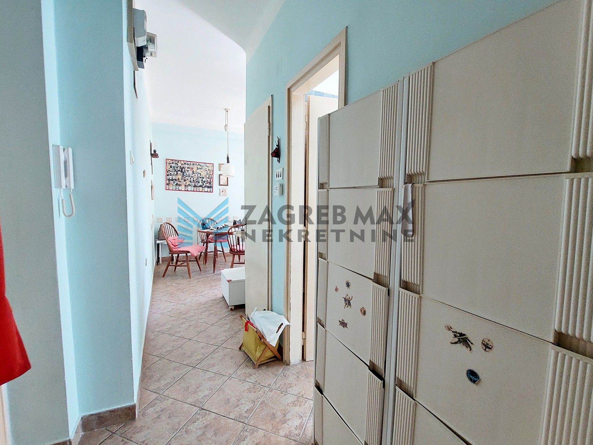 Zagreb - Šalata - Mikulićeva - 2-soban, prostran, dvorište, spremište, mirno