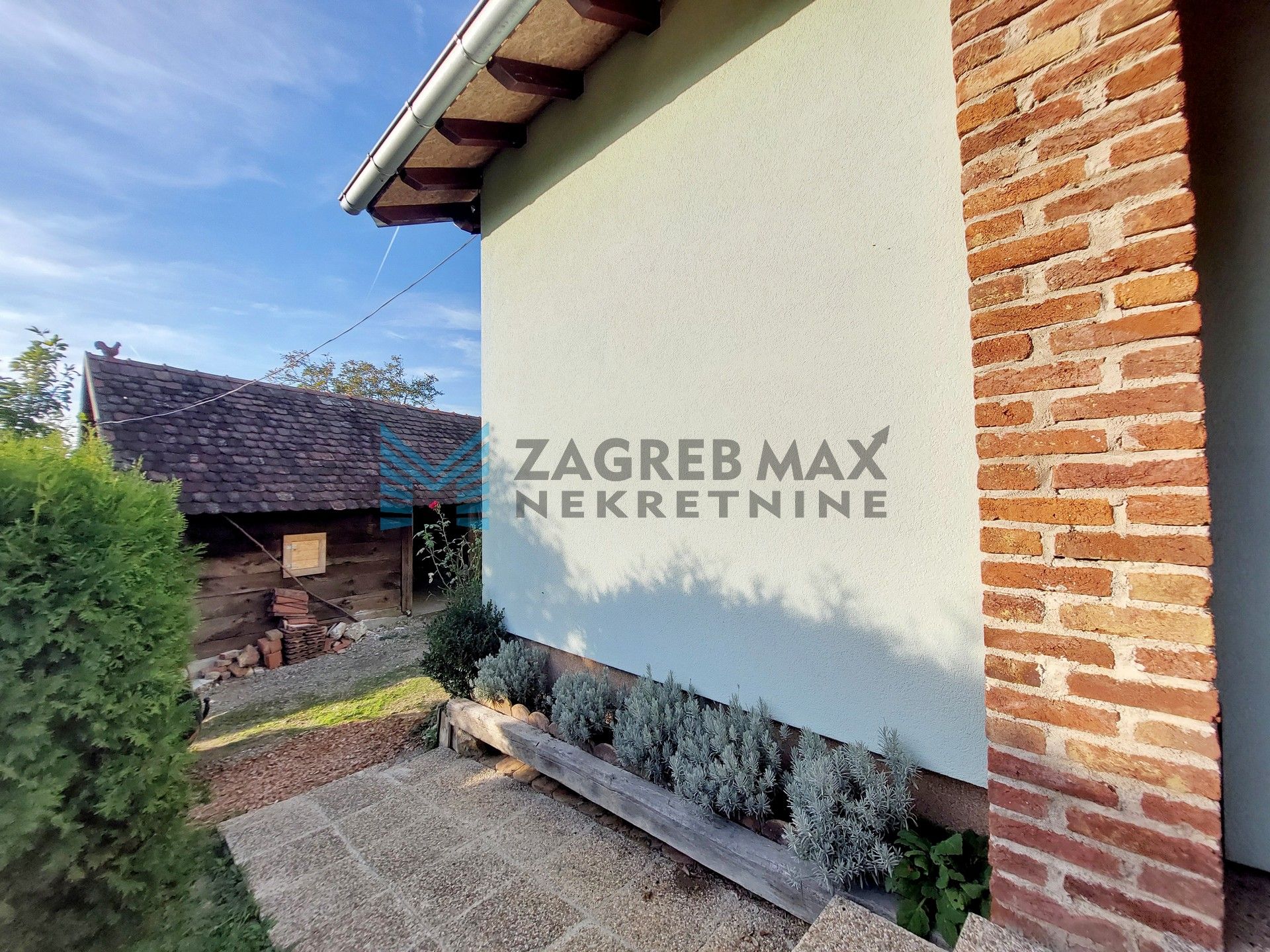 Zagreb - RUŠKOVICA - uređena vikendica, vinograd, voćnjak, dodatni objekt