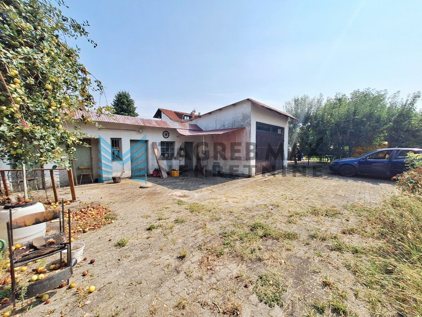 Zagreb - SESVETSKA SELA - Trsatska - kuća 200m2 sa 583 m2 okućnice