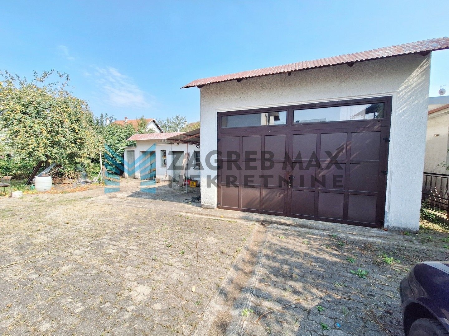 Zagreb - SESVETSKA SELA - Trsatska - kuća 200m2 sa 583 m2 okućnice