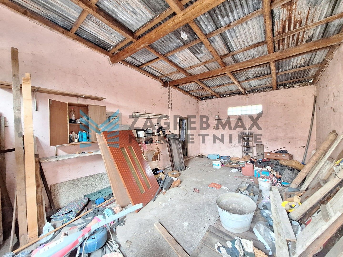 Zagreb - SESVETSKA SELA - Trsatska - kuća 200m2 sa 583 m2 okućnice