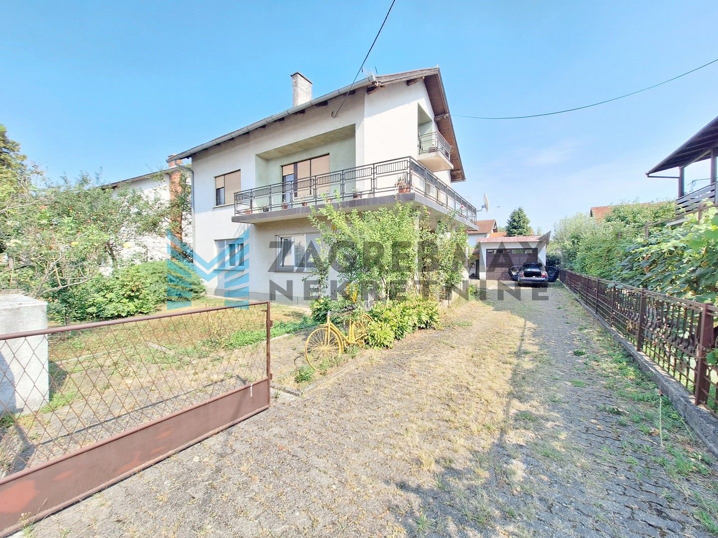 Zagreb - SESVETSKA SELA - Trsatska - kuća 200m2 sa 583 m2 okućnice