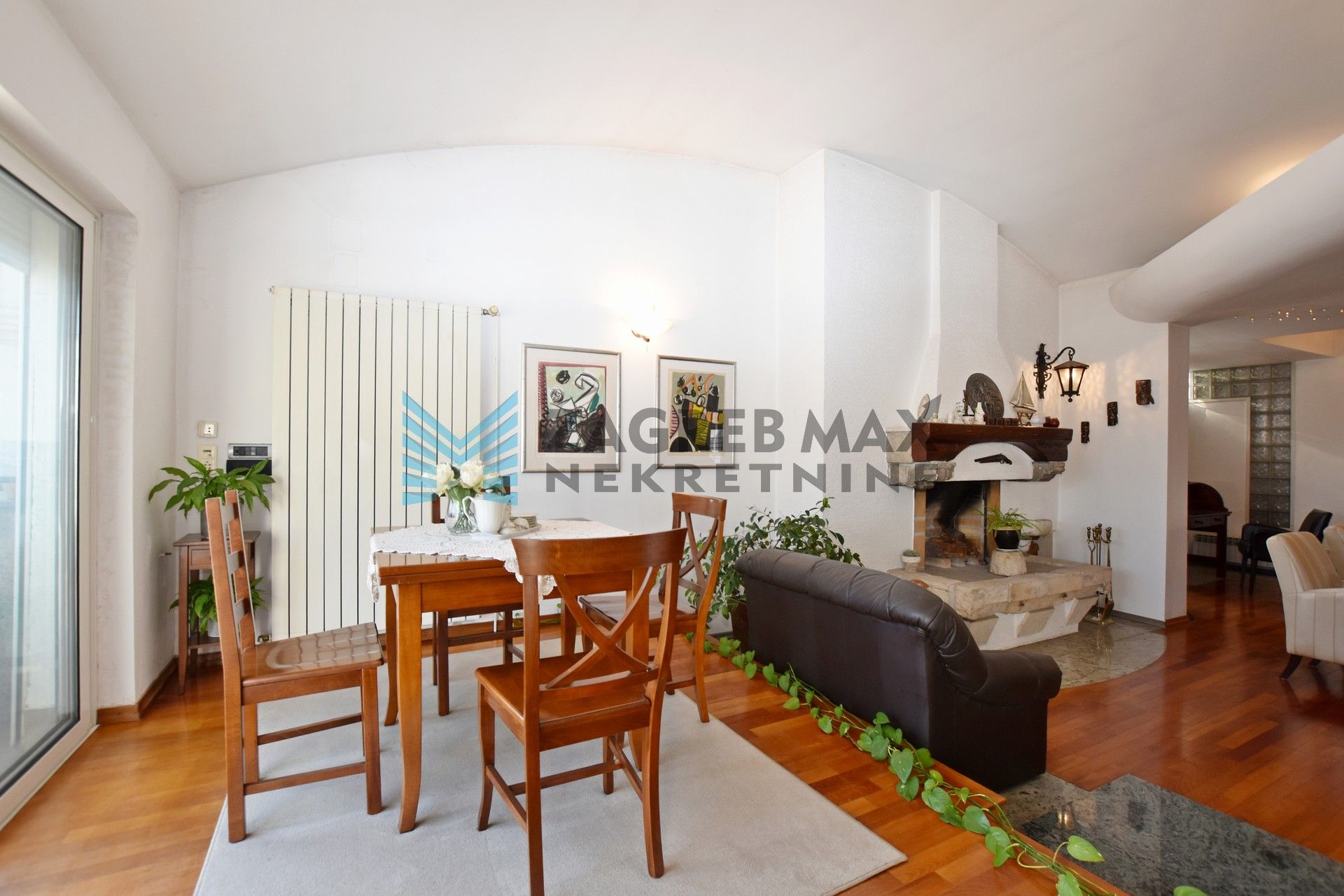 Zagreb - TREŠNJEVKA - Modruška - 3-sobni, prostran, terasa, spremište, parking