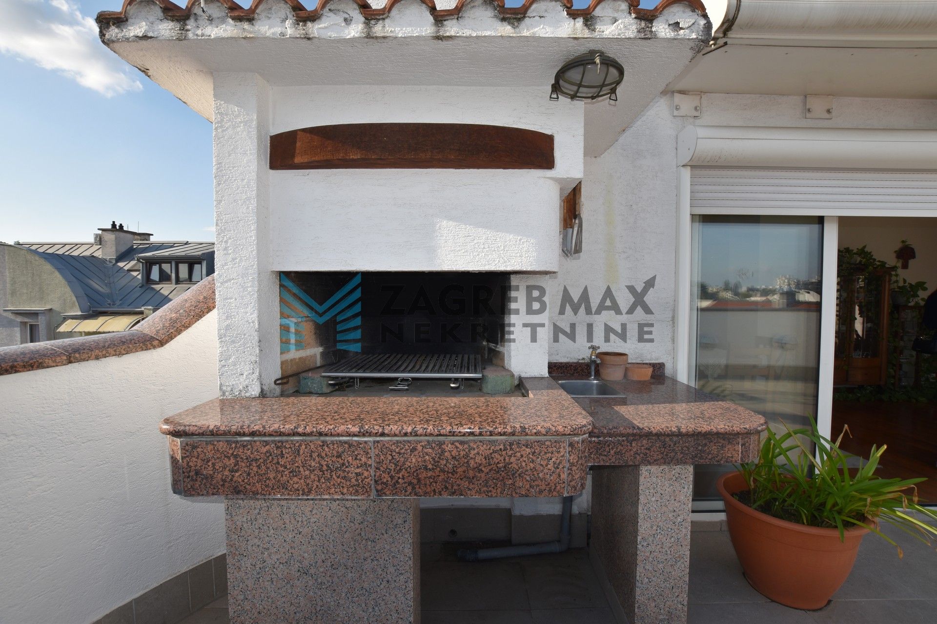 Zagreb - TREŠNJEVKA - Modruška - 3-sobni, prostran, terasa, spremište, parking