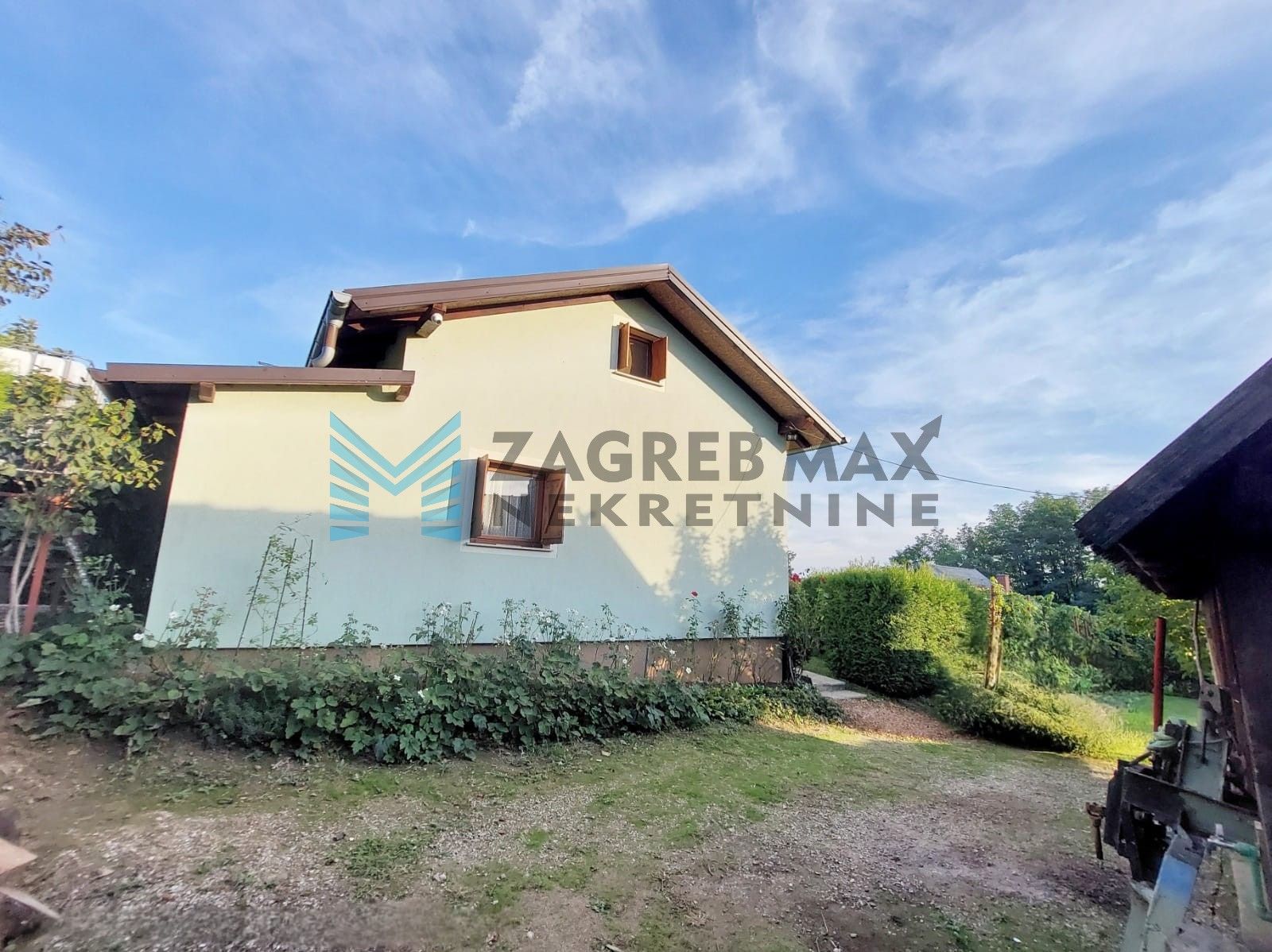Zagreb - RUŠKOVICA - uređena vikendica, vinograd, voćnjak, dodatni objekt