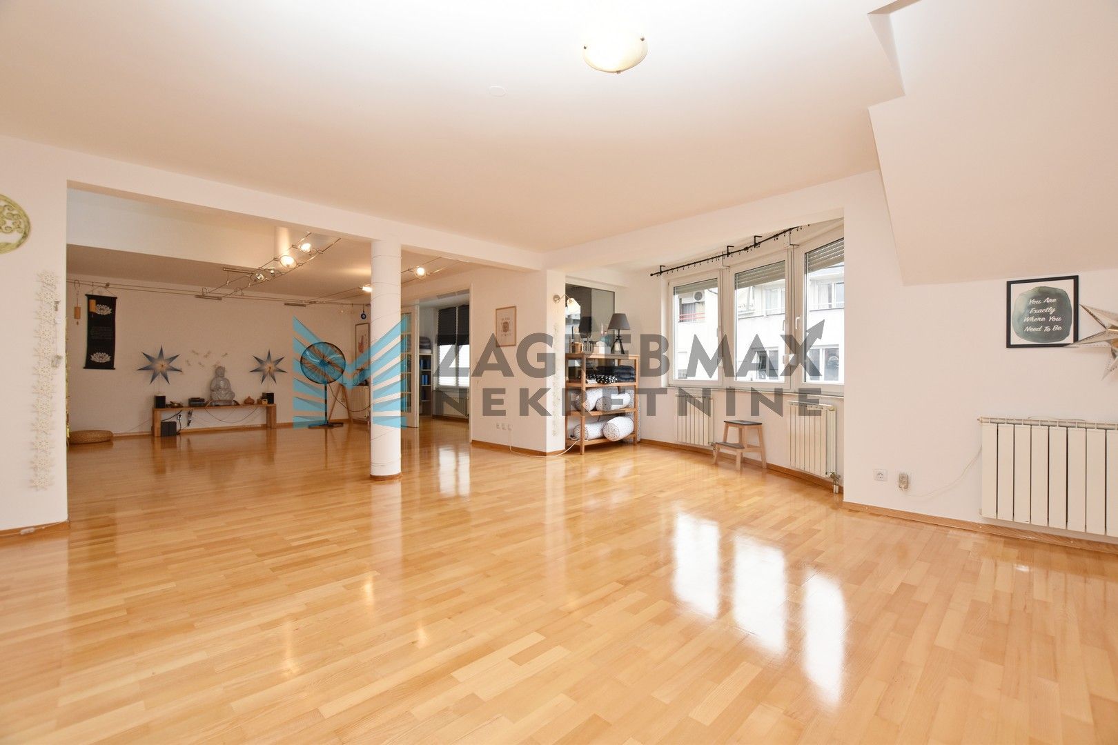 Zagreb - TREŠNJEVKA - Garićgradska - VMD - komforan 4-sobni s terasom i garažom