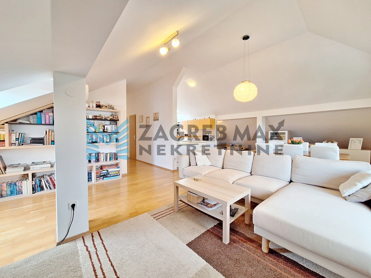 Zagreb - ZAPREŠIĆ - Hrv.mladeži - 4-soban, komforan, svijetao, s pogledom