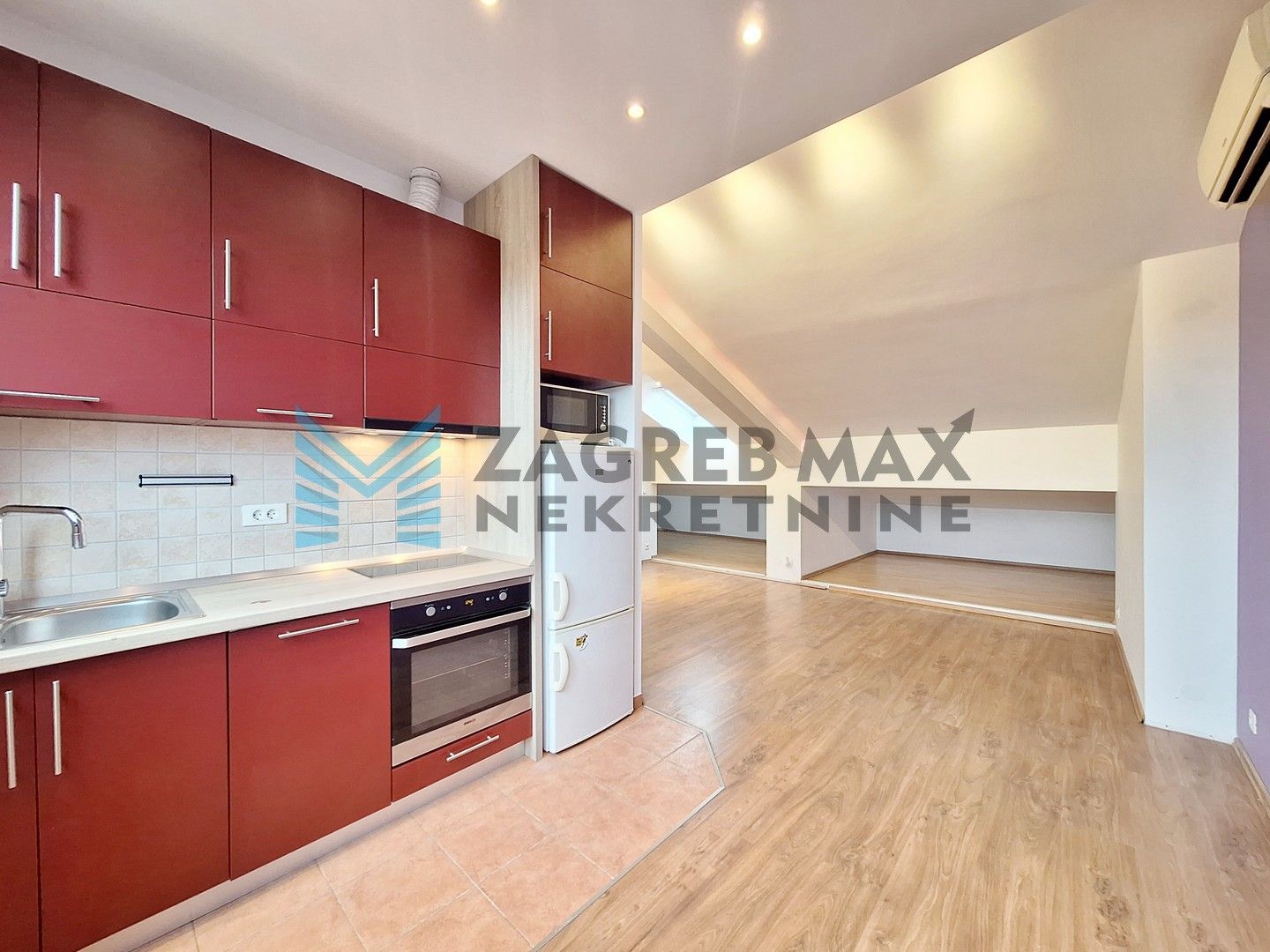 Zagreb - ŠPANSKO - M.Rešetara - 3-sobni, renoviran, svijetao, odmah useljiv