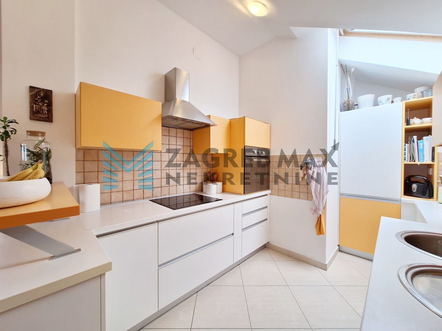 Zagreb - ZAPREŠIĆ - Hrv.mladeži - 4-soban, komforan, svijetao, s pogledom