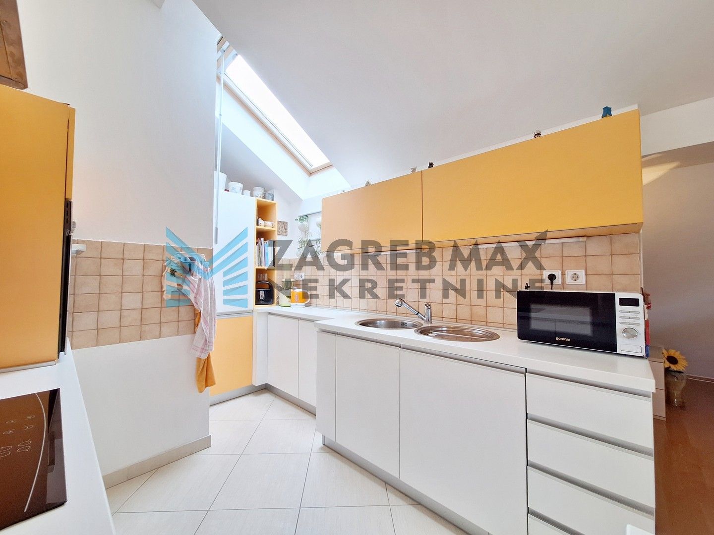 Zagreb - ZAPREŠIĆ - Hrv.mladeži - 4-soban, komforan, svijetao, s pogledom