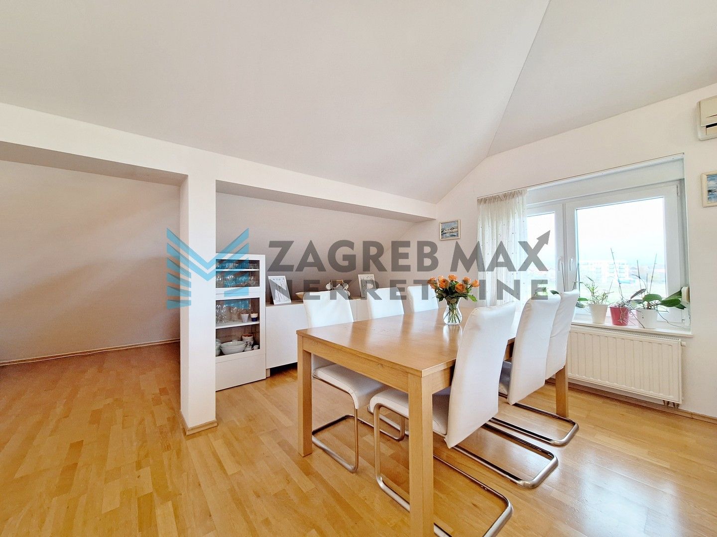 Zagreb - ZAPREŠIĆ - Hrv.mladeži - 4-soban, komforan, svijetao, s pogledom