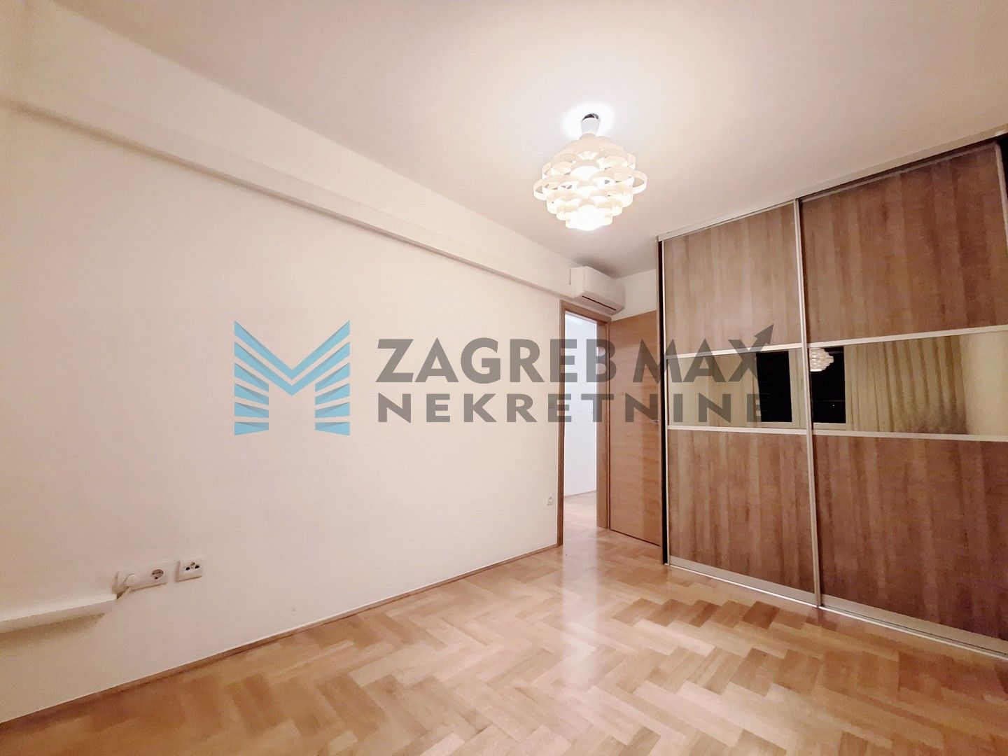 Zagreb - RUDEŠ - Rudeška - kvalitetan 4-sobni stan, prostran, loggia, GPM