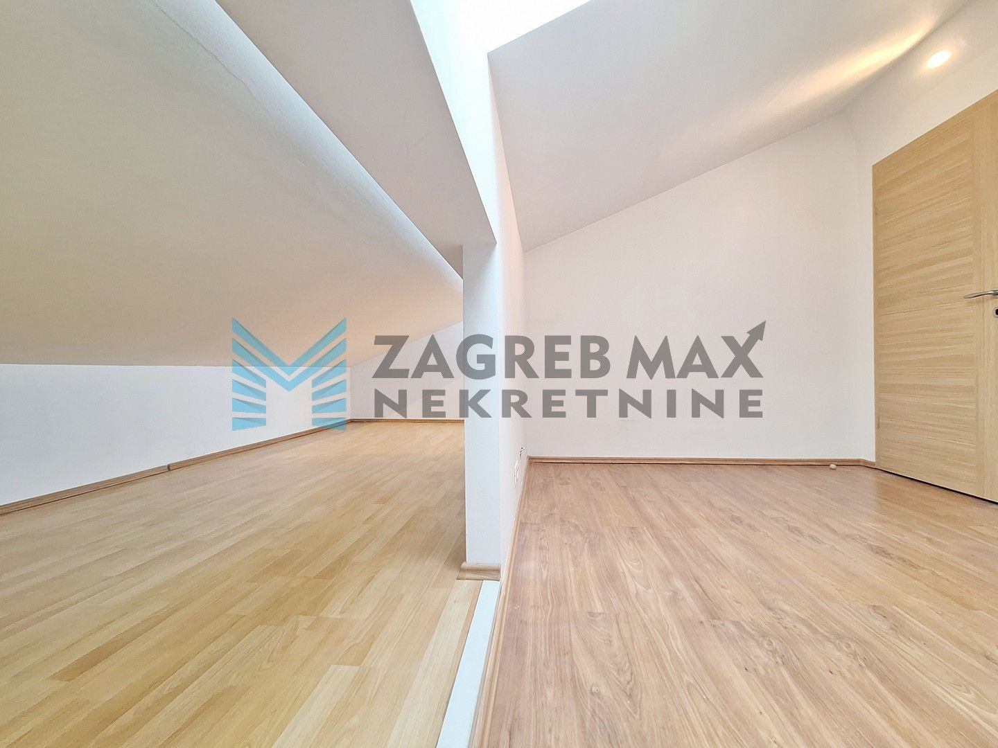 Zagreb - ŠPANSKO - M.Rešetara - 3-sobni, renoviran, svijetao, odmah useljiv
