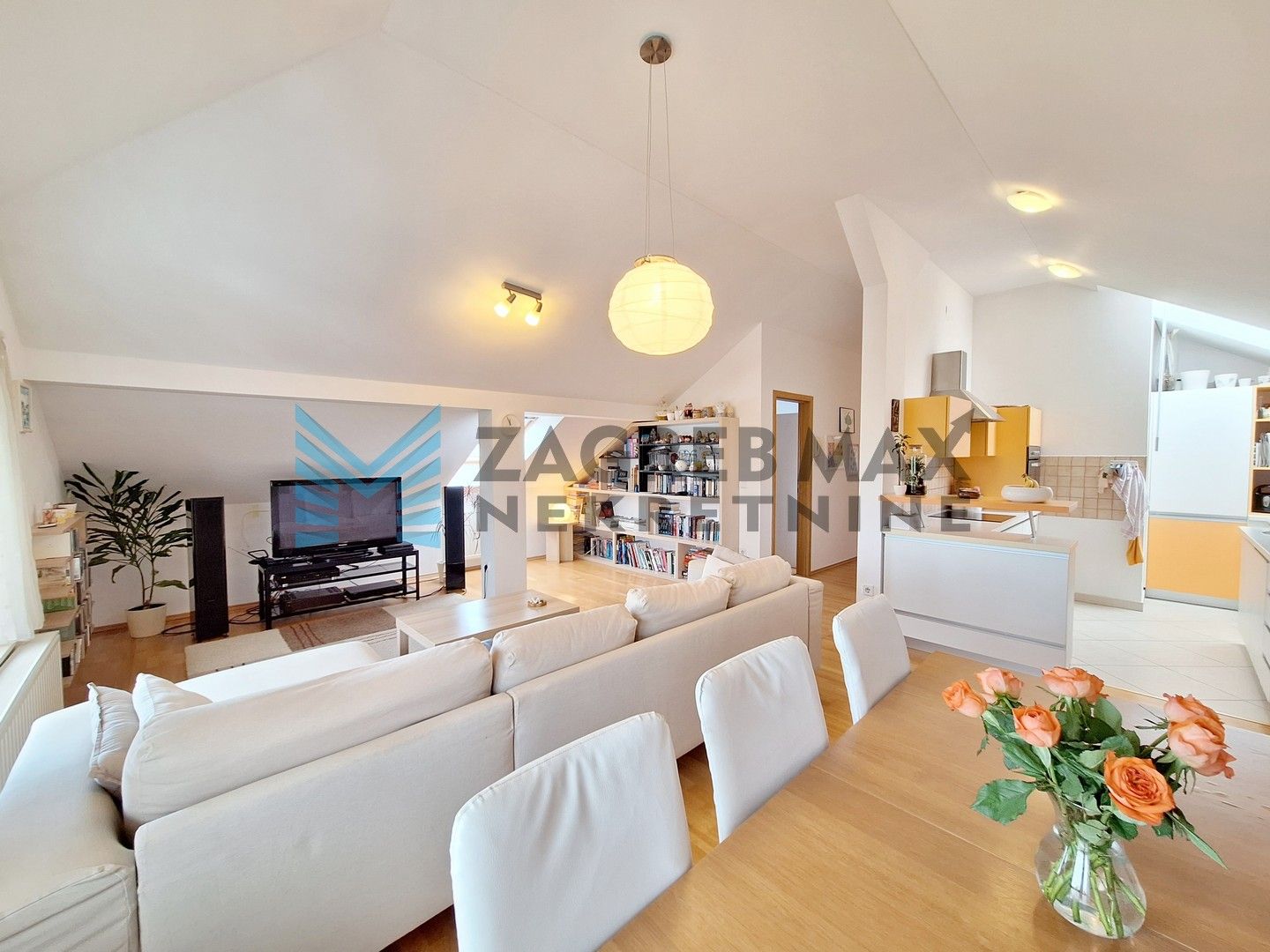 Zagreb - ZAPREŠIĆ - Hrv.mladeži - 4-soban, komforan, svijetao, s pogledom