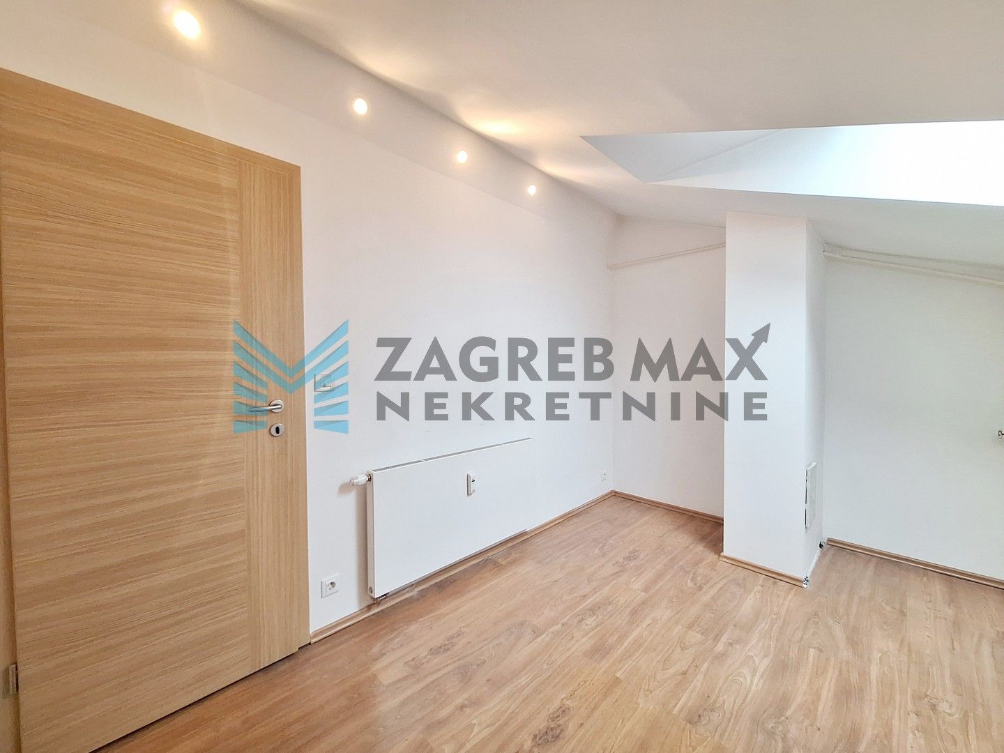 Zagreb - ŠPANSKO - M.Rešetara - 3-sobni, renoviran, svijetao, odmah useljiv