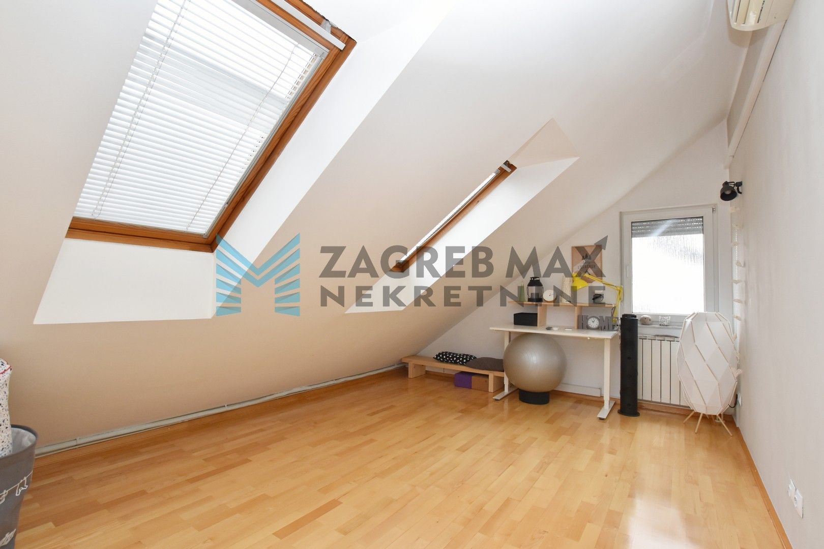 Zagreb - TREŠNJEVKA - Garićgradska - VMD - komforan 4-sobni s terasom i garažom