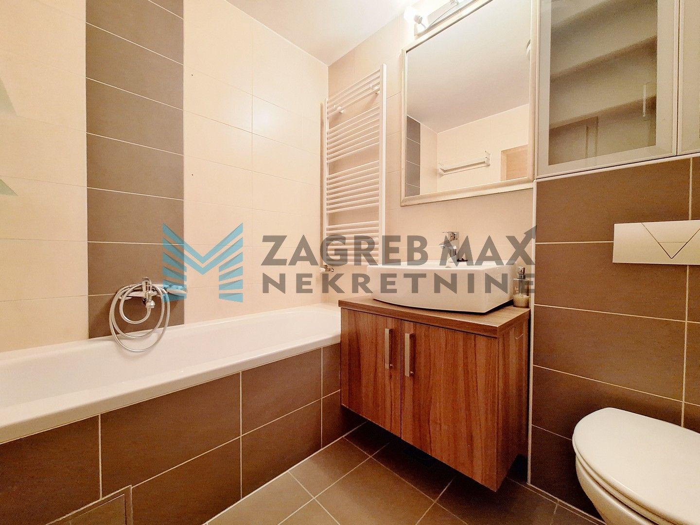 Zagreb - RUDEŠ - Rudeška - kvalitetan 4-sobni stan, prostran, loggia, GPM