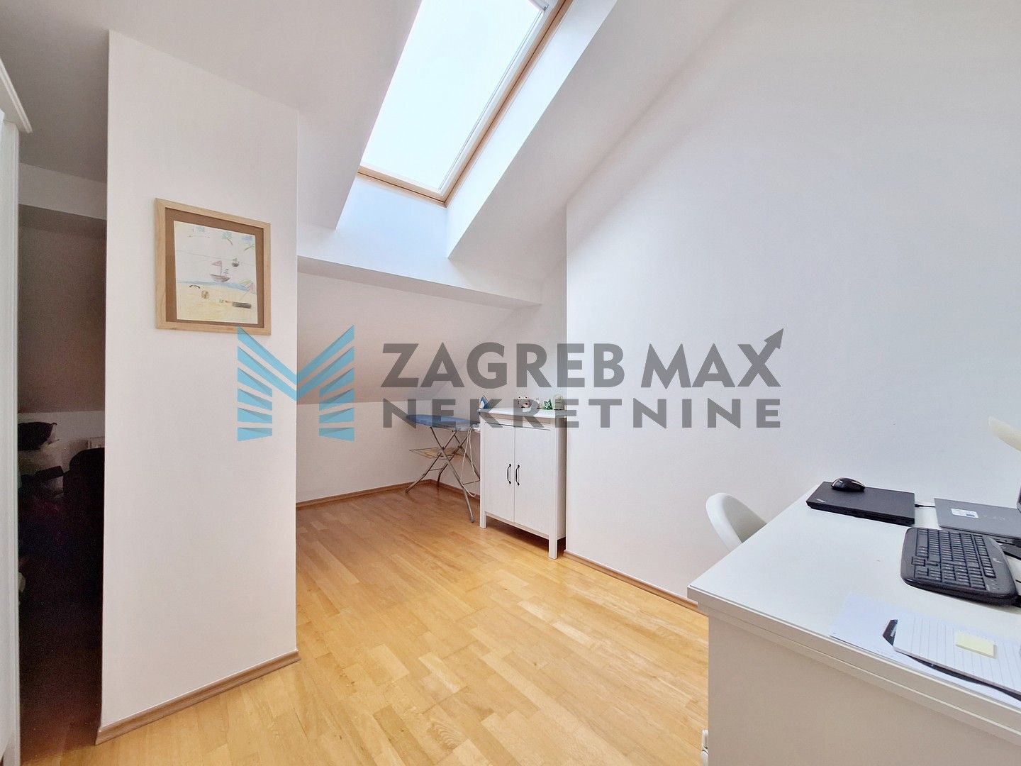 Zagreb - ZAPREŠIĆ - Hrv.mladeži - 4-soban, komforan, svijetao, s pogledom