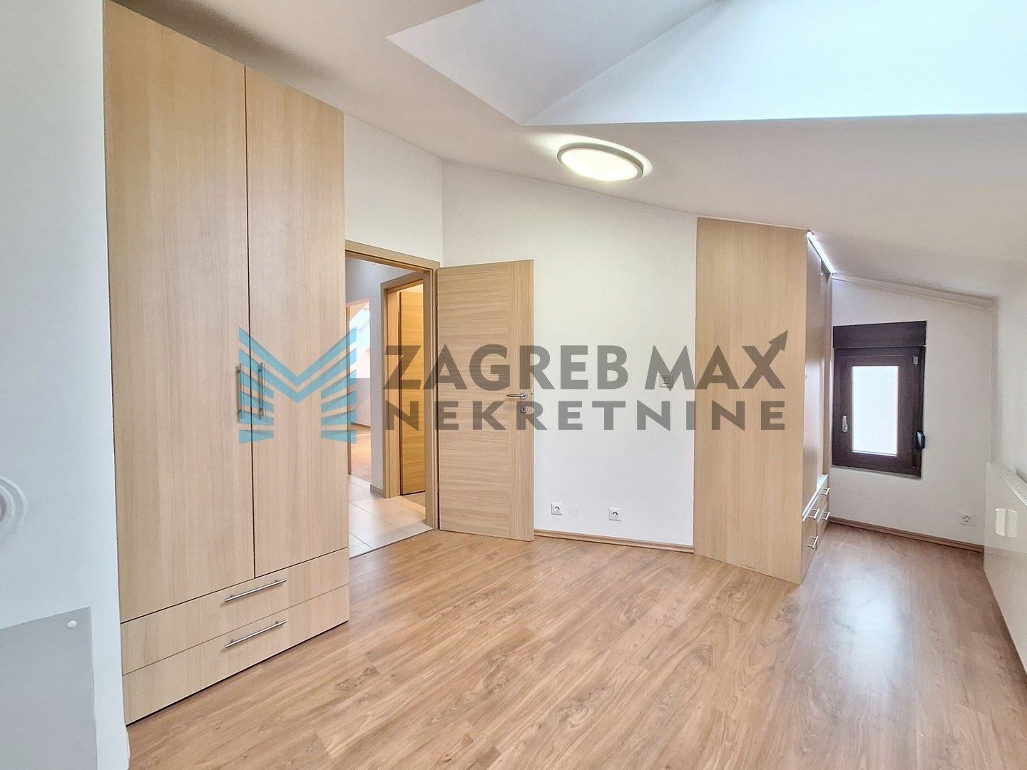 Zagreb - ŠPANSKO - M.Rešetara - 3-sobni, renoviran, svijetao, odmah useljiv