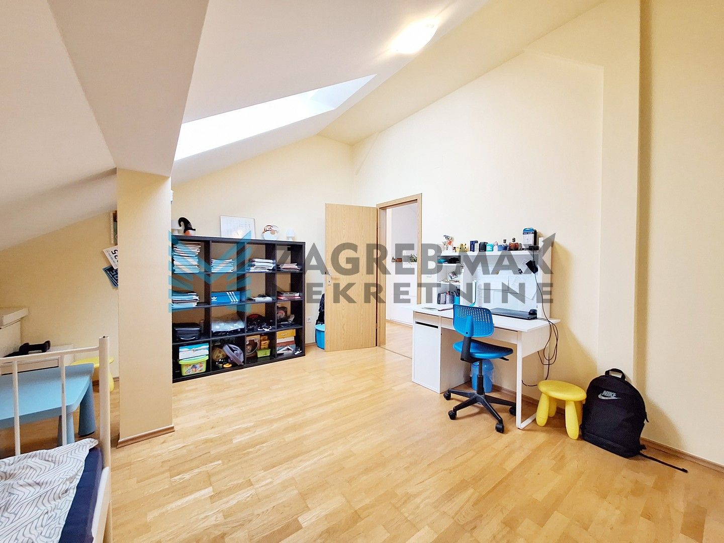 Zagreb - ZAPREŠIĆ - Hrv.mladeži - 4-soban, komforan, svijetao, s pogledom