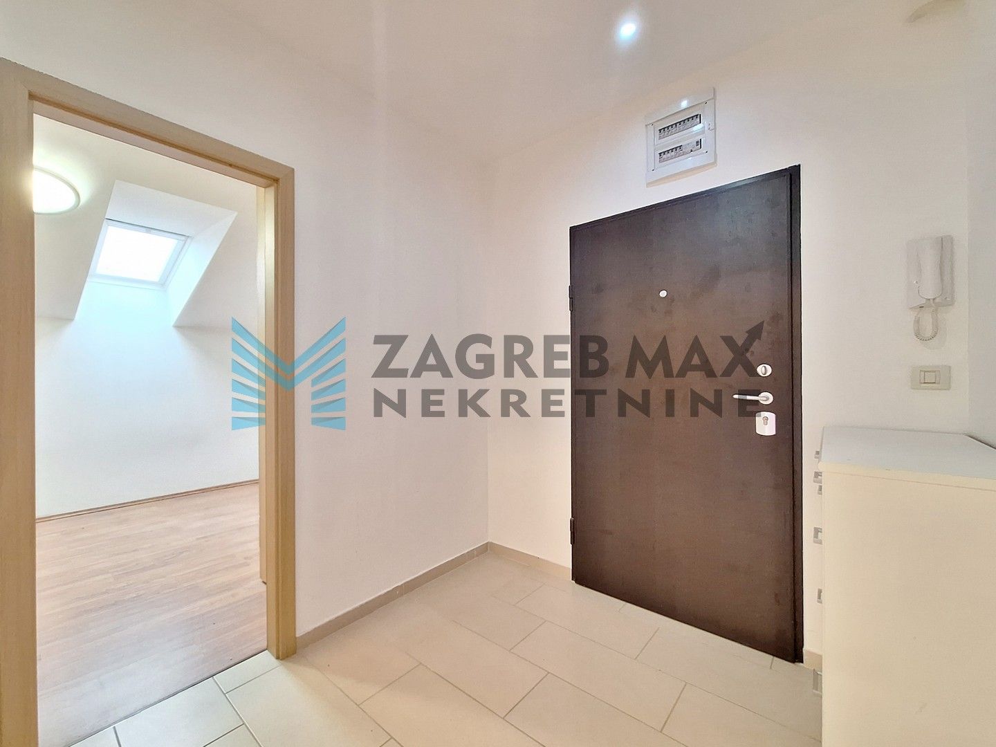 Zagreb - ŠPANSKO - M.Rešetara - 3-sobni, renoviran, svijetao, odmah useljiv