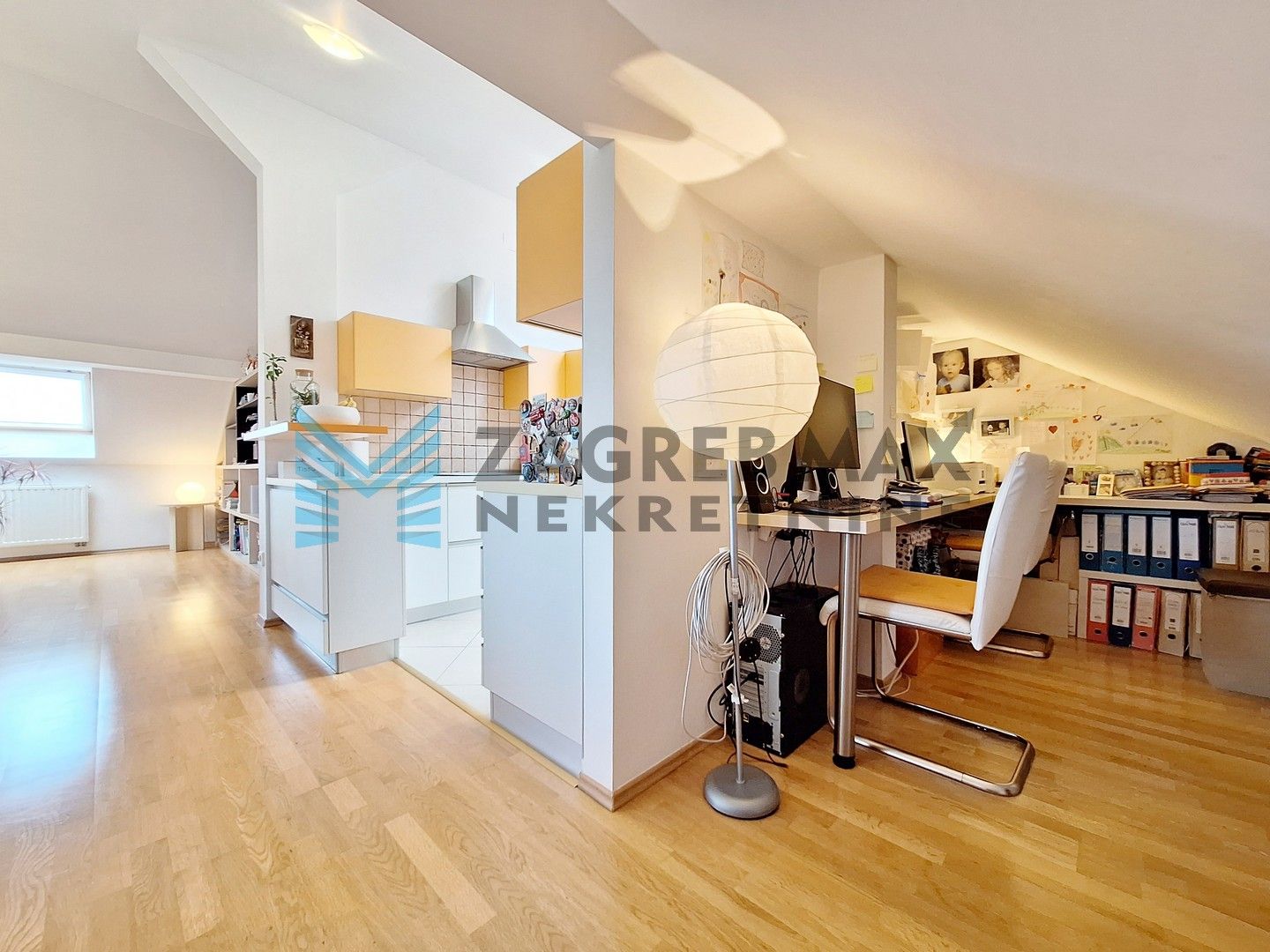 Zagreb - ZAPREŠIĆ - Hrv.mladeži - 4-soban, komforan, svijetao, s pogledom