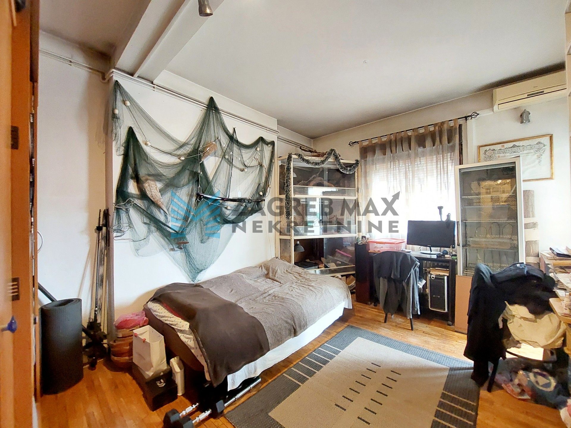 Zagreb - Trg dr.F.Tuđmana - Krajiška - 4-sobni, prostran, 2 galerije, lođa