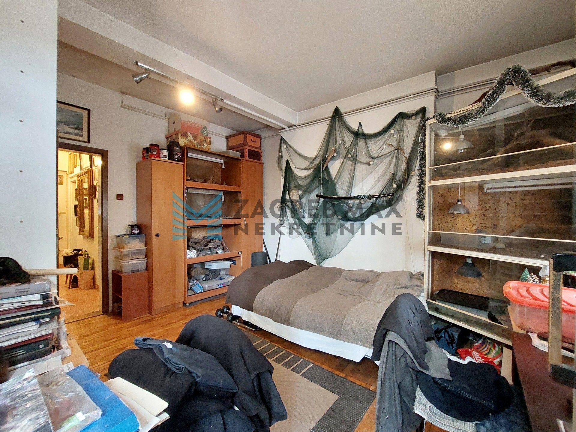 Zagreb - Trg dr.F.Tuđmana - Krajiška - 4-sobni, prostran, 2 galerije, lođa