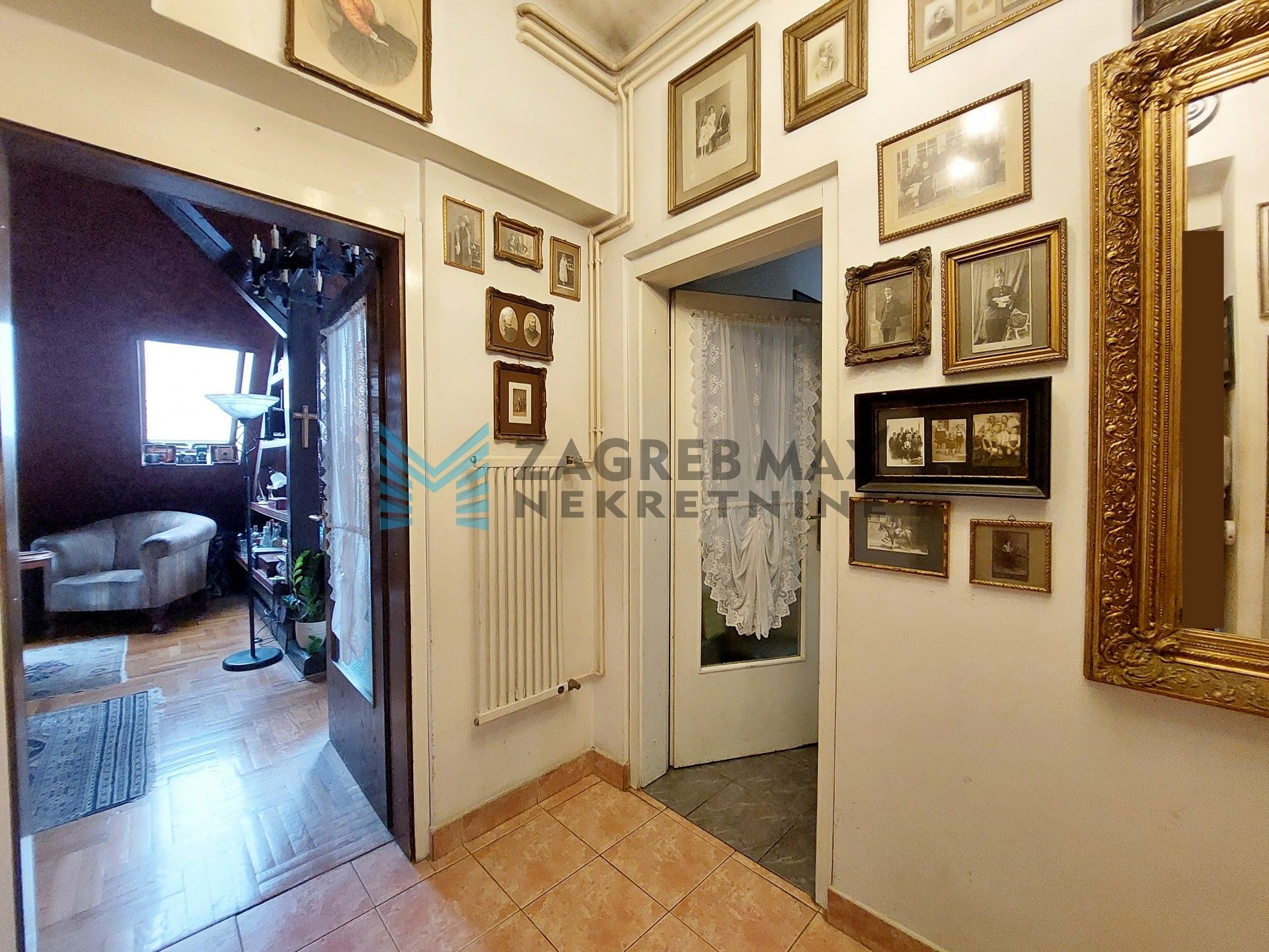 Zagreb - Trg dr.F.Tuđmana - Krajiška - 4-sobni, prostran, 2 galerije, lođa