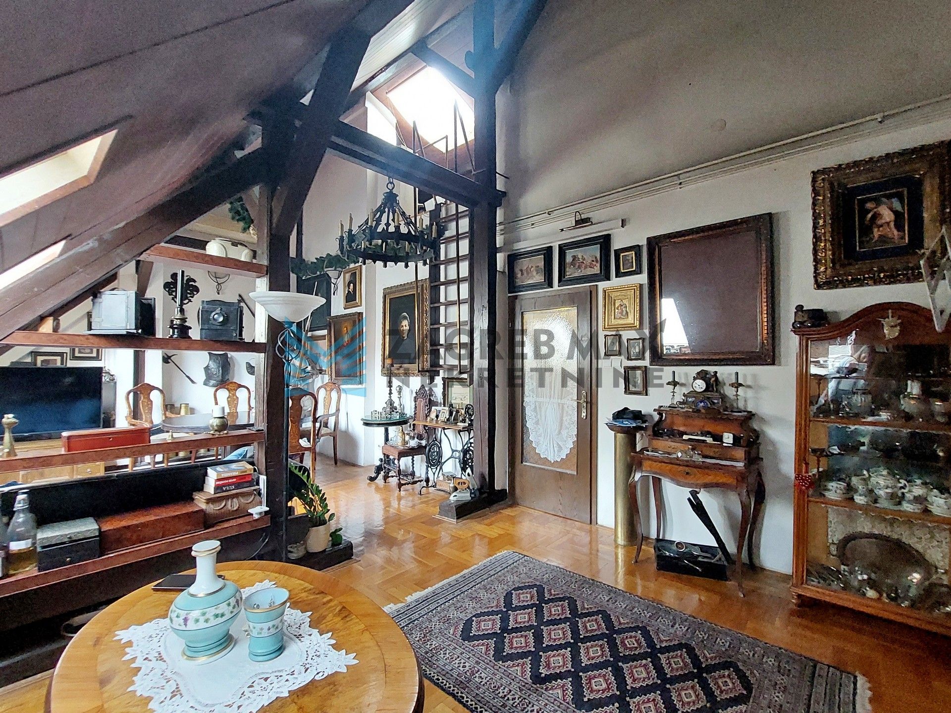 Zagreb - Trg dr.F.Tuđmana - Krajiška - 4-sobni, prostran, 2 galerije, lođa